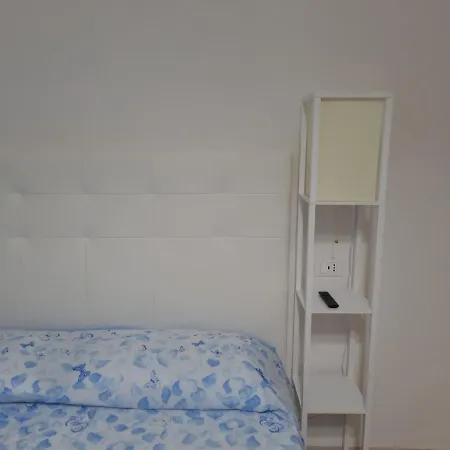 Apartment La Finestra Su *